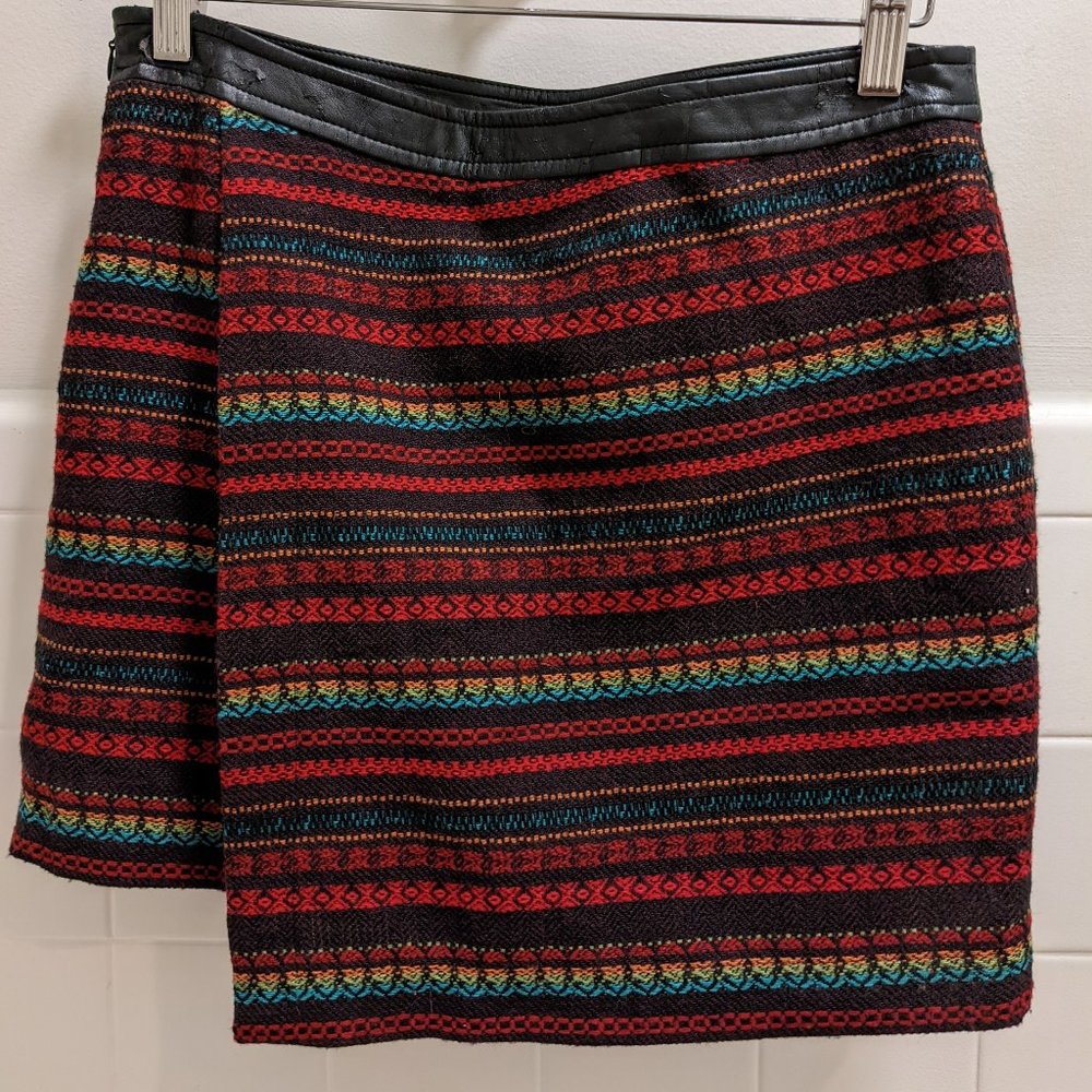 Asymmetrical texture mini skirt